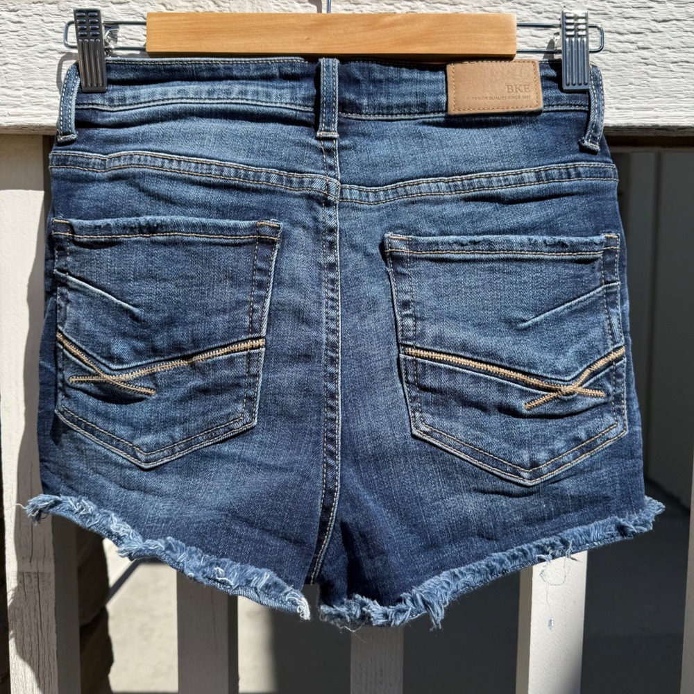 BKE Parker High Rise Distressed BOHO Denim Micro Cutoff Shorts Dark Wash Sz 25 - Picture 2 of 12